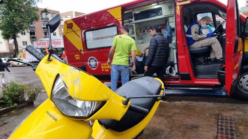 Imagem referente a Motociclista fica ferido em acidente de trânsito na Rua Rio Grande Sul