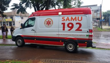 Imagem referente a Motociclista fica ferido após colisão com carro na Avenida Tancredo Neves