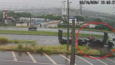 Imagem referente a Câmera flagra Fiesta colidindo contra carreta na BR-467