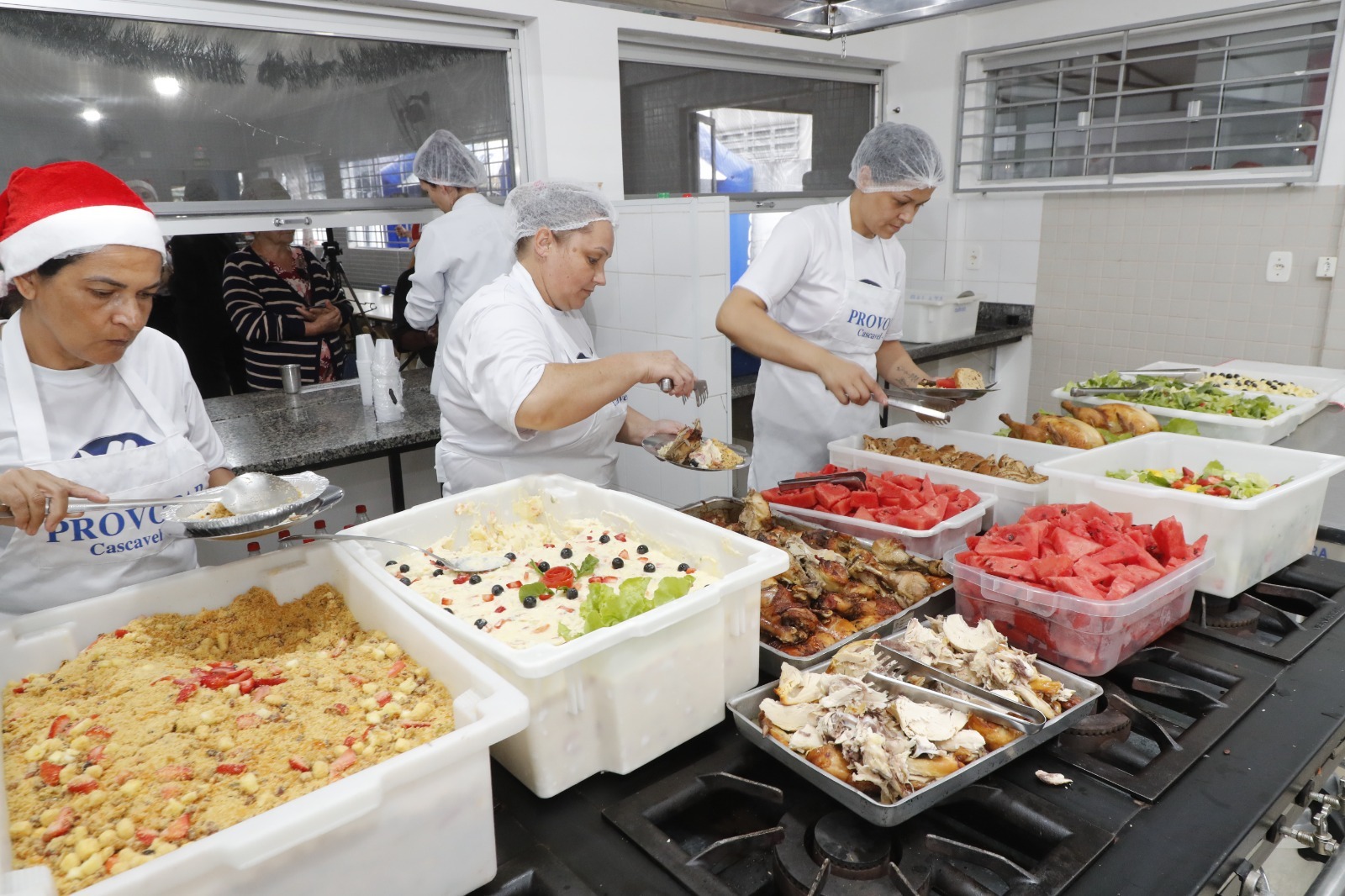 Cozinha do Provopar Cascavel faz almoço especial às famílias atendidas Cozinha do Provopar Cascavel faz almoço especial às famílias atendidas