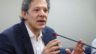 Haddad diz que BC precisa buscar nível de equilíbrio do dólar