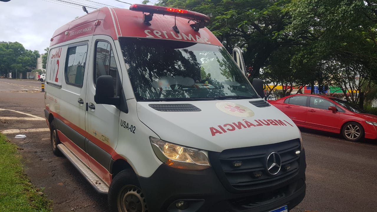 Idosa é socorrida pelo SAMU após dores no tórax no Centro de Cascavel