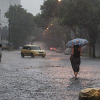 Imagem referente a Tempestade deixa 660 mil casas sem luz na região metropolitana de SP