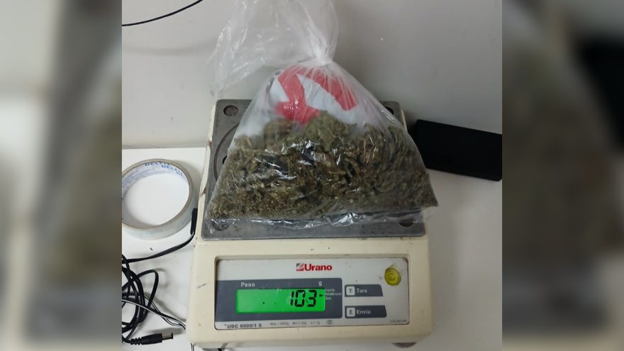 Dupla é presa com 100 gramas de capulho de maconha