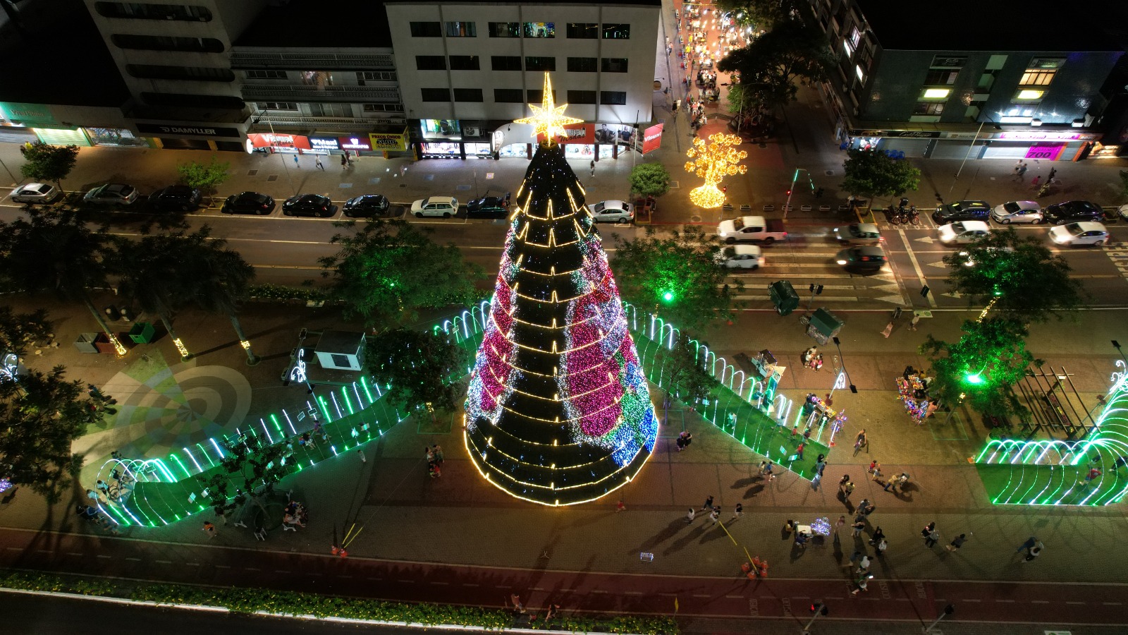 Show musical encerra as festividades do Natal dos Pioneiros 2025