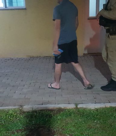 Imagem referente a Após festa de confraternização, homem chega em casa e agride mulher em Cascavel