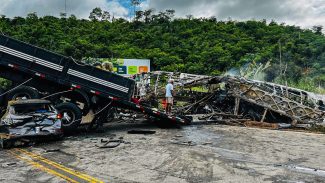 Acidente em rodovia deixa 22 mortos em Minas Gerais