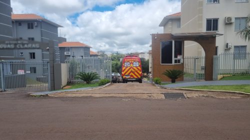 Imagem referente a Idosa cai da escada e fica ferida em condomínio na Vila Tolentino