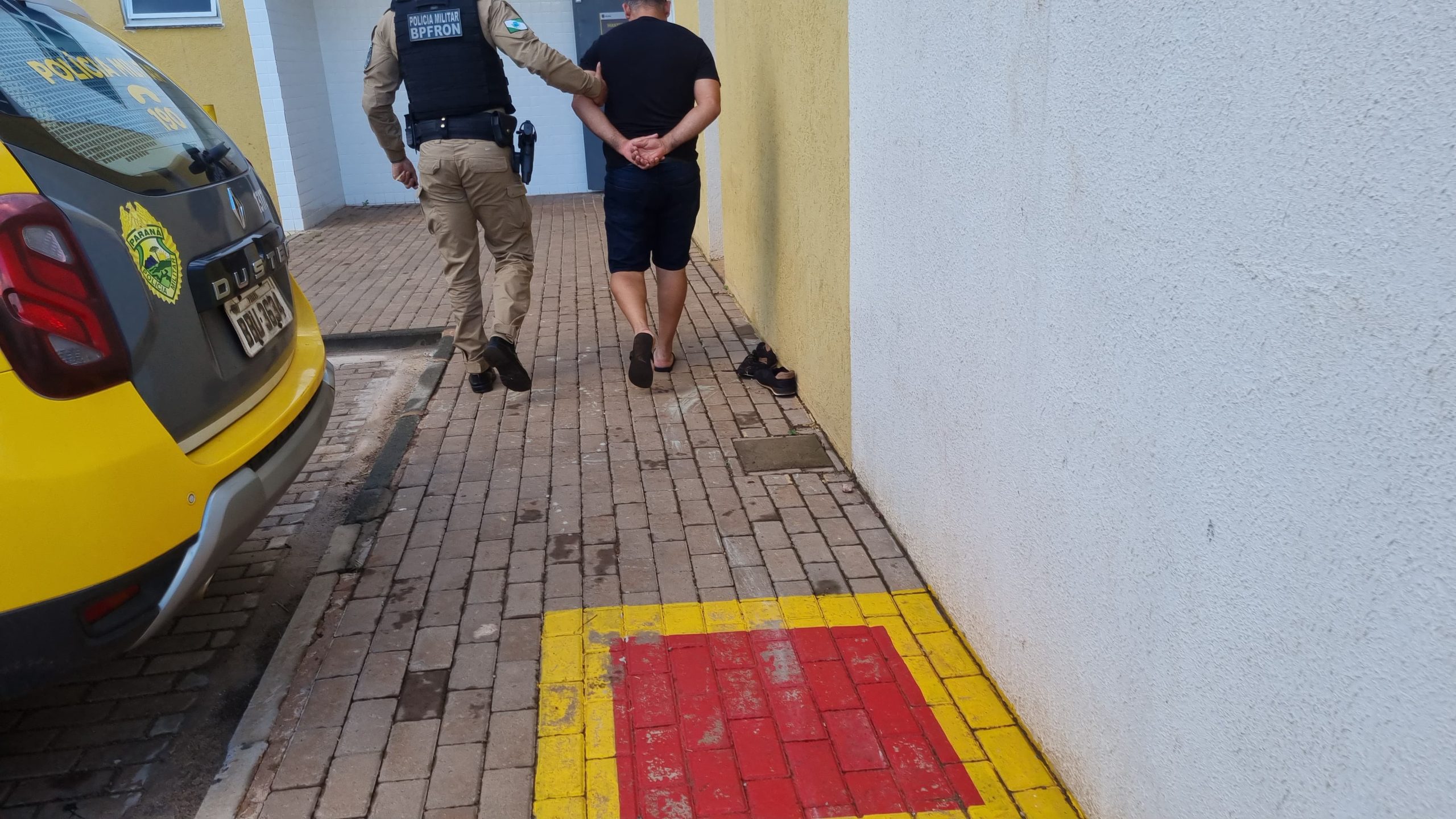 Com arma na cintura mas sem porte, vigilante é detido pelo BPFron na BR-277