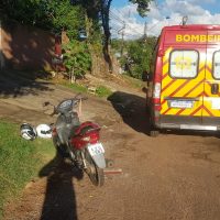 Imagem referente a Motociclista fica ferida após se envolver em acidente na Vila Tolentino