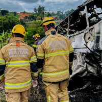 Imagem referente a Sobe para 41 número de mortos em acidente em Minas Gerais