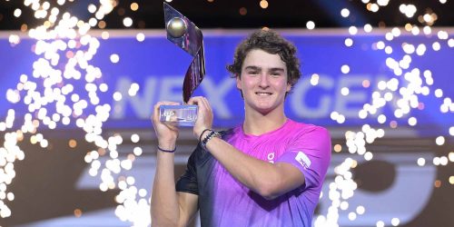 Imagem referente a Tênis: João Fonseca conquista o título do Next Gen ATP Finals