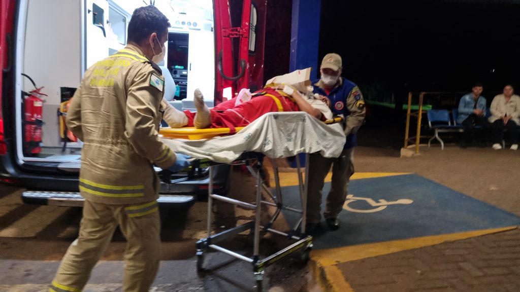 Mulher corre risco de amputação após acidente com máquina