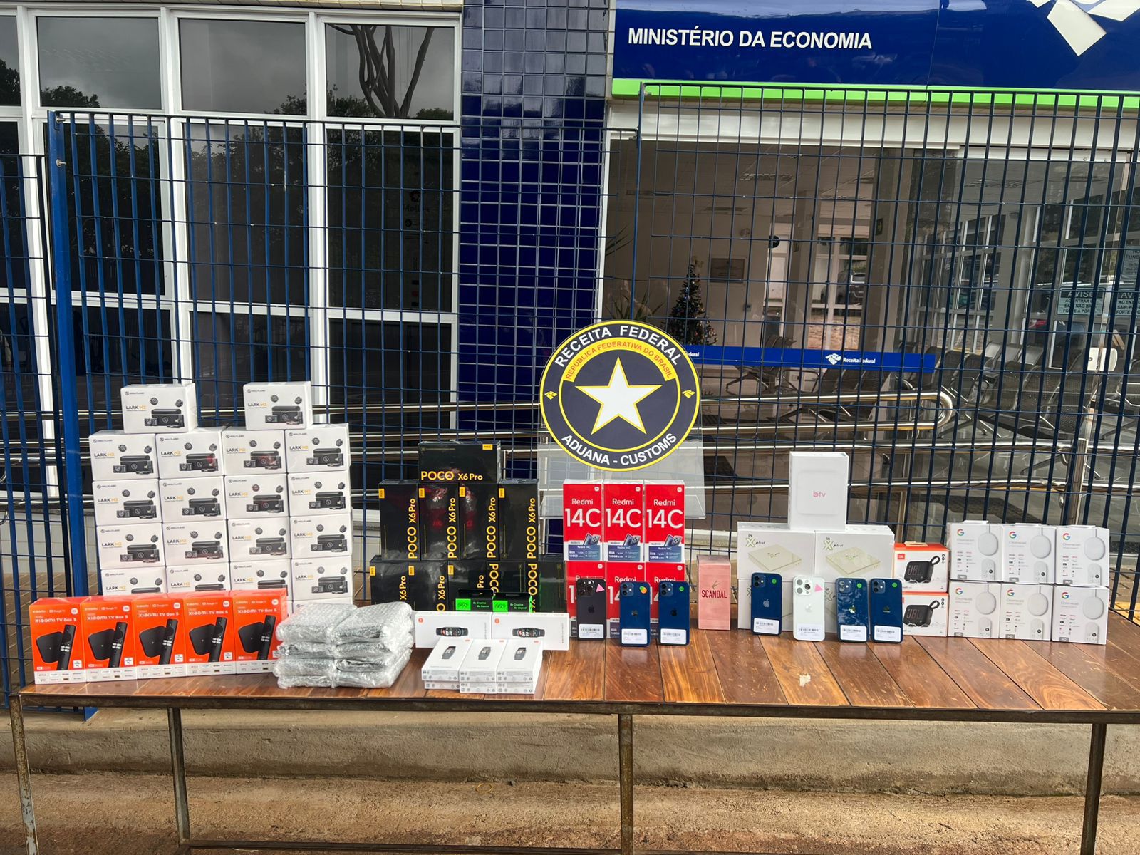 Receita Federal apreende mais de R$ 160 mil em mercadorias ilegais durante operações na BR-277