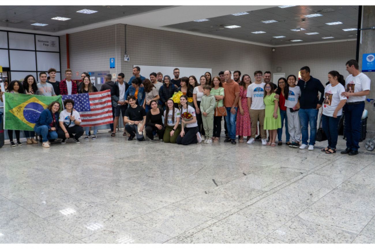 Ganhando o Mundo: últimos intercambistas começam a chegar com mala cheia de experiências Ganhando o Mundo: últimos intercambistas começam a chegar com mala cheia de experiências