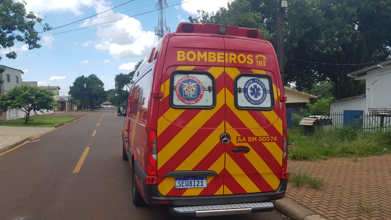 Adolescente cai do telhado ao tentar pegar bola no Periolo