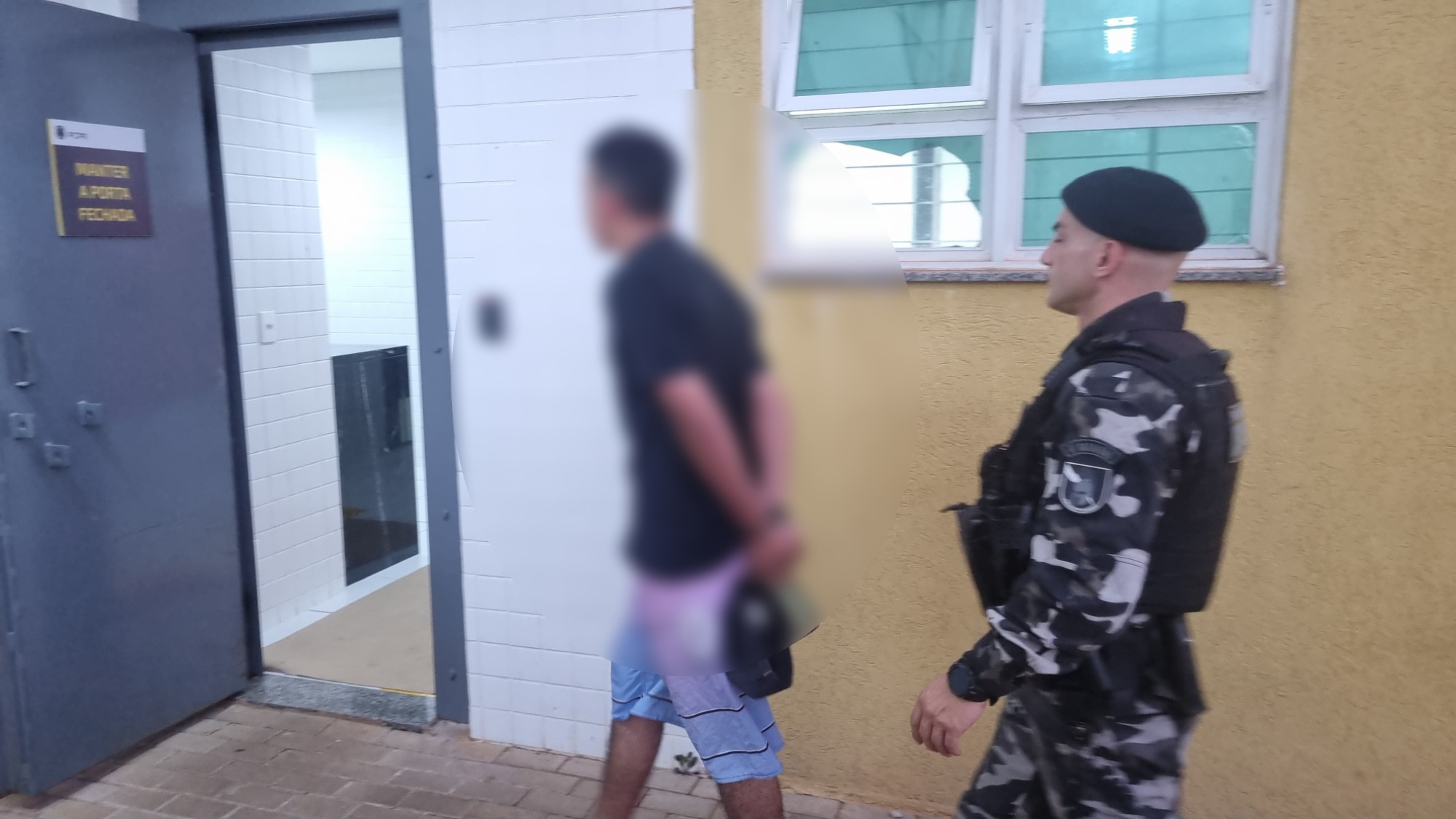 Choque apreende adolescente com crack em Cascavel Choque apreende adolescente com crack em Cascavel