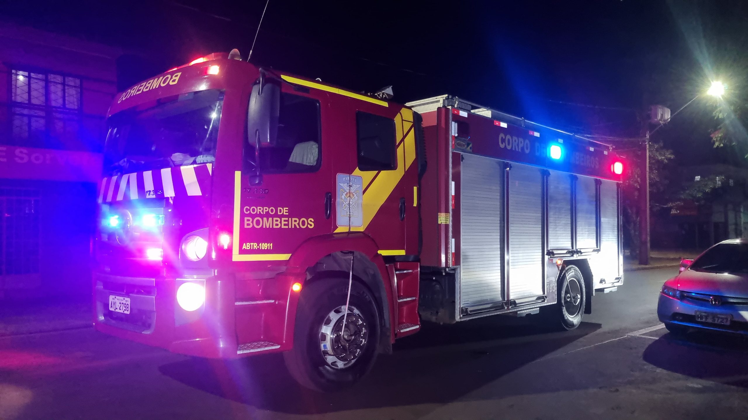Vazamento de oxigênio no HU de Cascavel mobiliza Corpo de Bombeiros Vazamento de oxigênio no HU de Cascavel mobiliza Corpo de Bombeiros