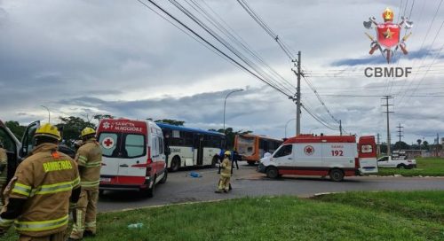 Imagem referente a Engavetamento de ônibus na BR-060 deixa cinco feridos e causa congestionamento