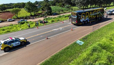 Imagem referente a Colisão entre Gol e ônibus deixa dois mortos na BR-277 em Laranjeiras do Sul