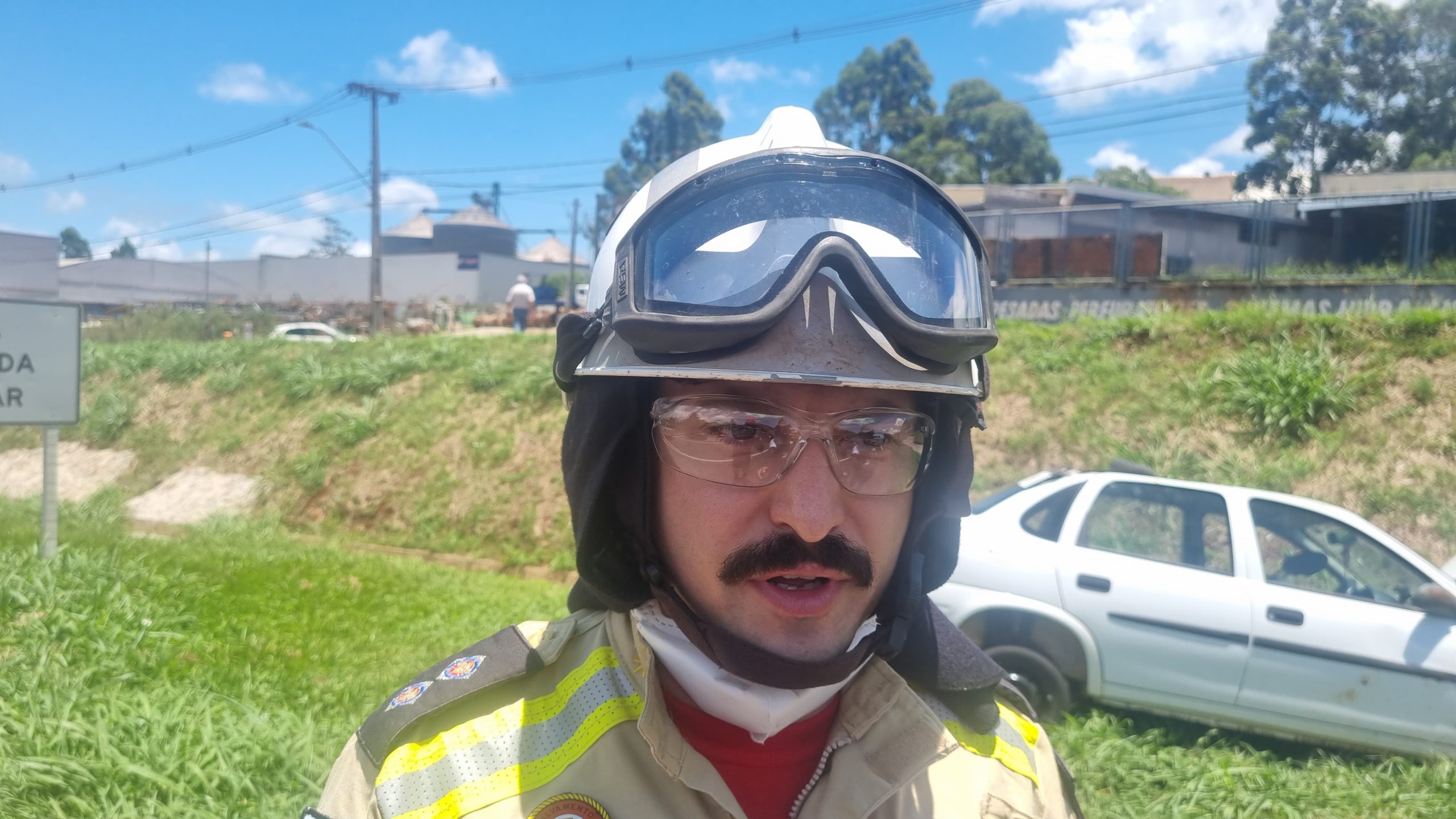 Uso do cinto de segurança evitou ferimentos graves em vítima, afirma Tenente do Corpo de Bombeiros Uso do cinto de segurança evitou ferimentos graves em vítima, afirma Tenente do Corpo de Bombeiros