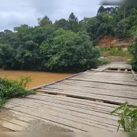 Imagem referente a Idoso morre após cair de motocicleta dentro de rio na região do Saltinho