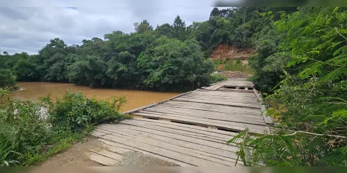 Imagem referente a Idoso morre após cair de motocicleta dentro de rio na região do Saltinho