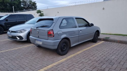 Imagem referente a Veículo roubado é apreendido com jovens na região norte de Cascavel