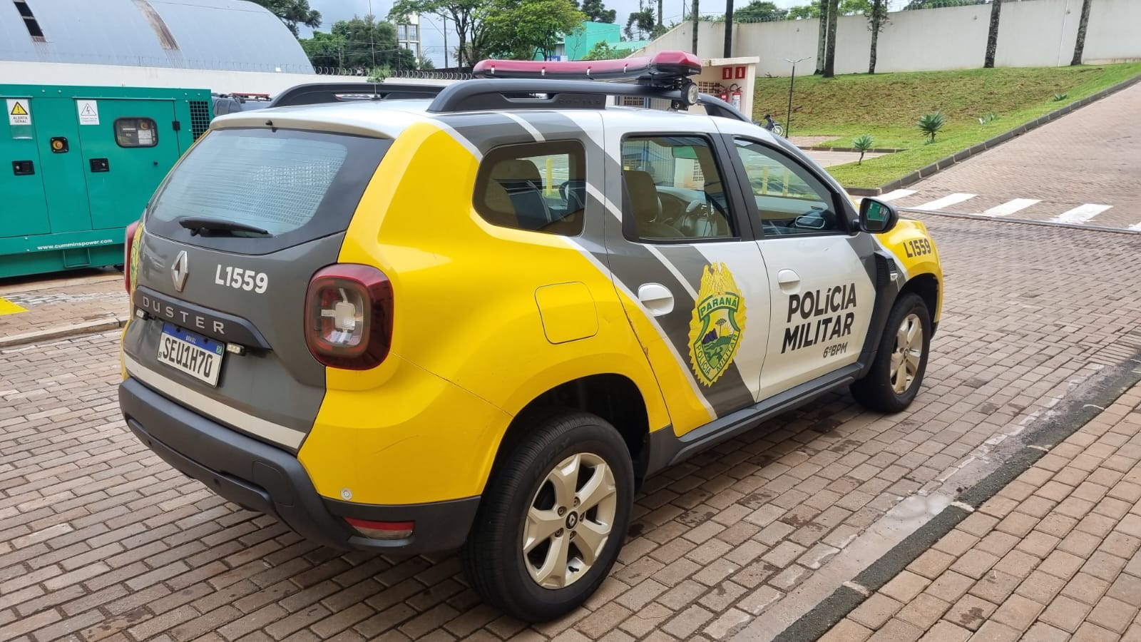 Após discussão de casal, jovem arromba porta do quarto e briga vai parar na delegacia