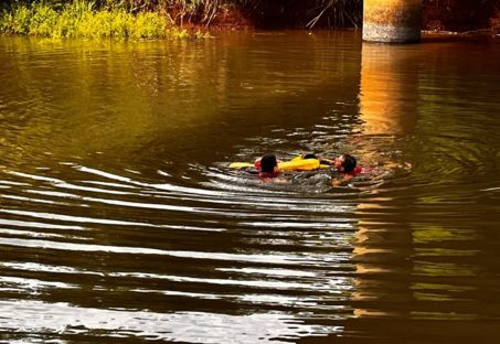 Imagem referente a Feriado de Natal marcado por fatalidade: Jovem se afoga em rio