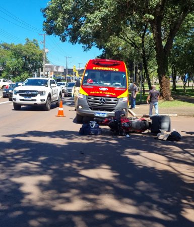 Imagem referente a Motociclista fica ferido após ser atingido por carro na Avenida Brasil