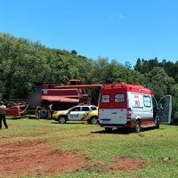 Imagem referente a Trabalhador morre em área rural durante manutenção de colheitadeira