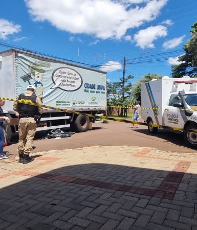 Imagem referente a Mulher que morreu atropelada por caminhão de recicláveis é identificada