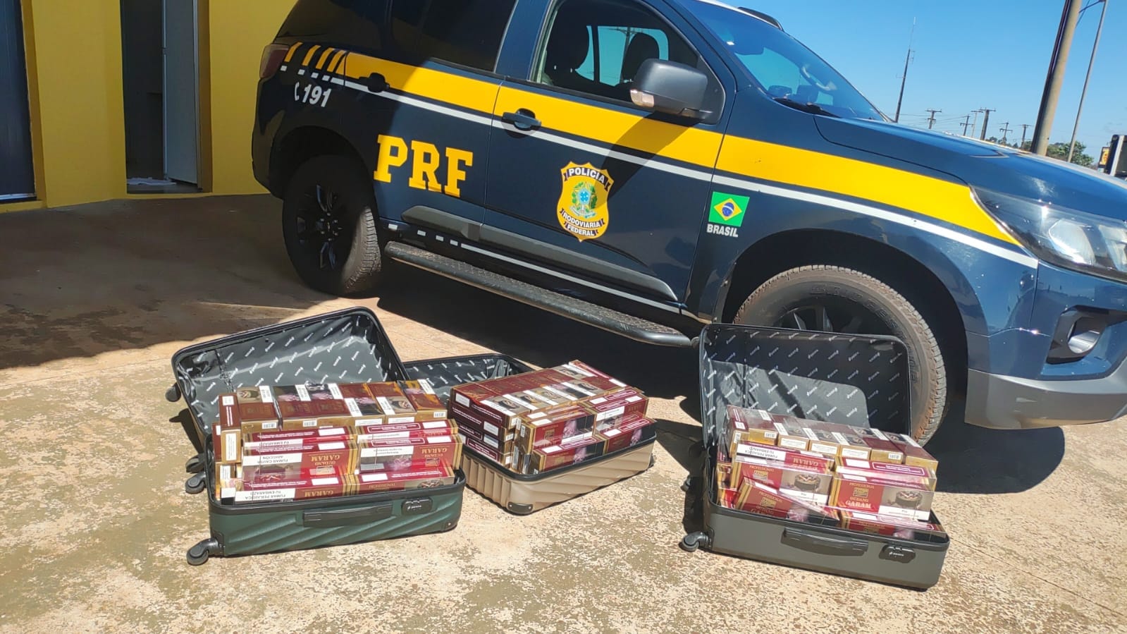 Corrida pelo contrabando: PRF intercepta transporte de cigarros de luxo na BR-277
