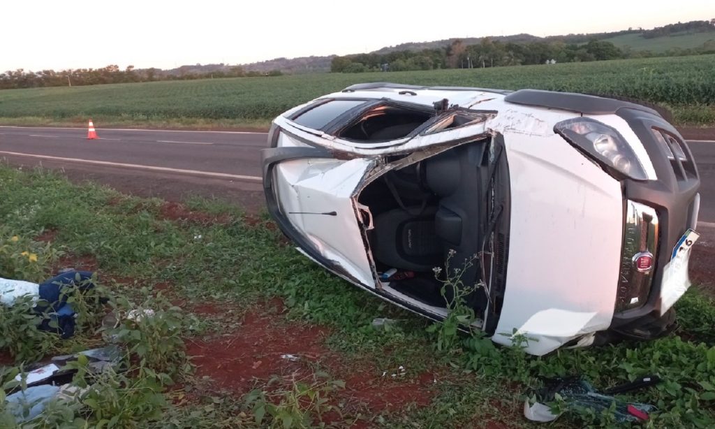 Crianças ficam feridas em colisão entre carro e caminhonete na PR-495 em Missal