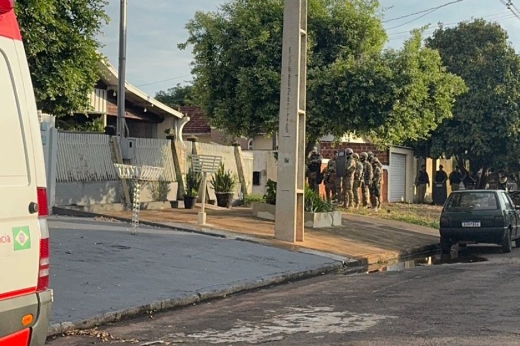 Pai faz filhos reféns em Altônia e morre baleado pelo Bope após iniciar “contagem regressiva”