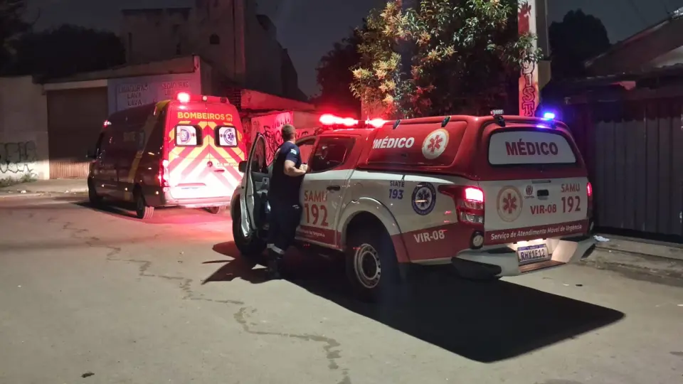 Jovens são brutalmente agredidos e abandonados em beco, mas não revelam quem são agressores