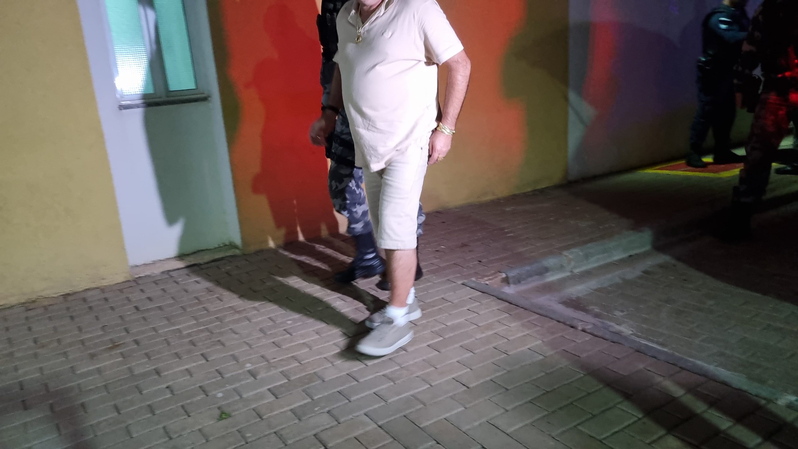 Operação Noturna: homem é detido com pistola e munições em bar no Floresta