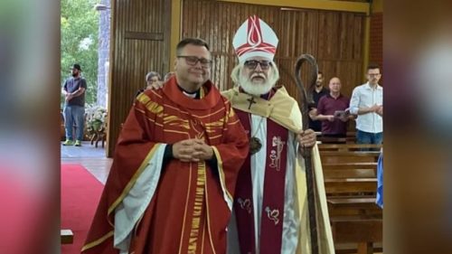 Imagem referente a Igreja Anglicana de Caxias do Sul ordena 1ª sacerdote gay: “Compaixão”