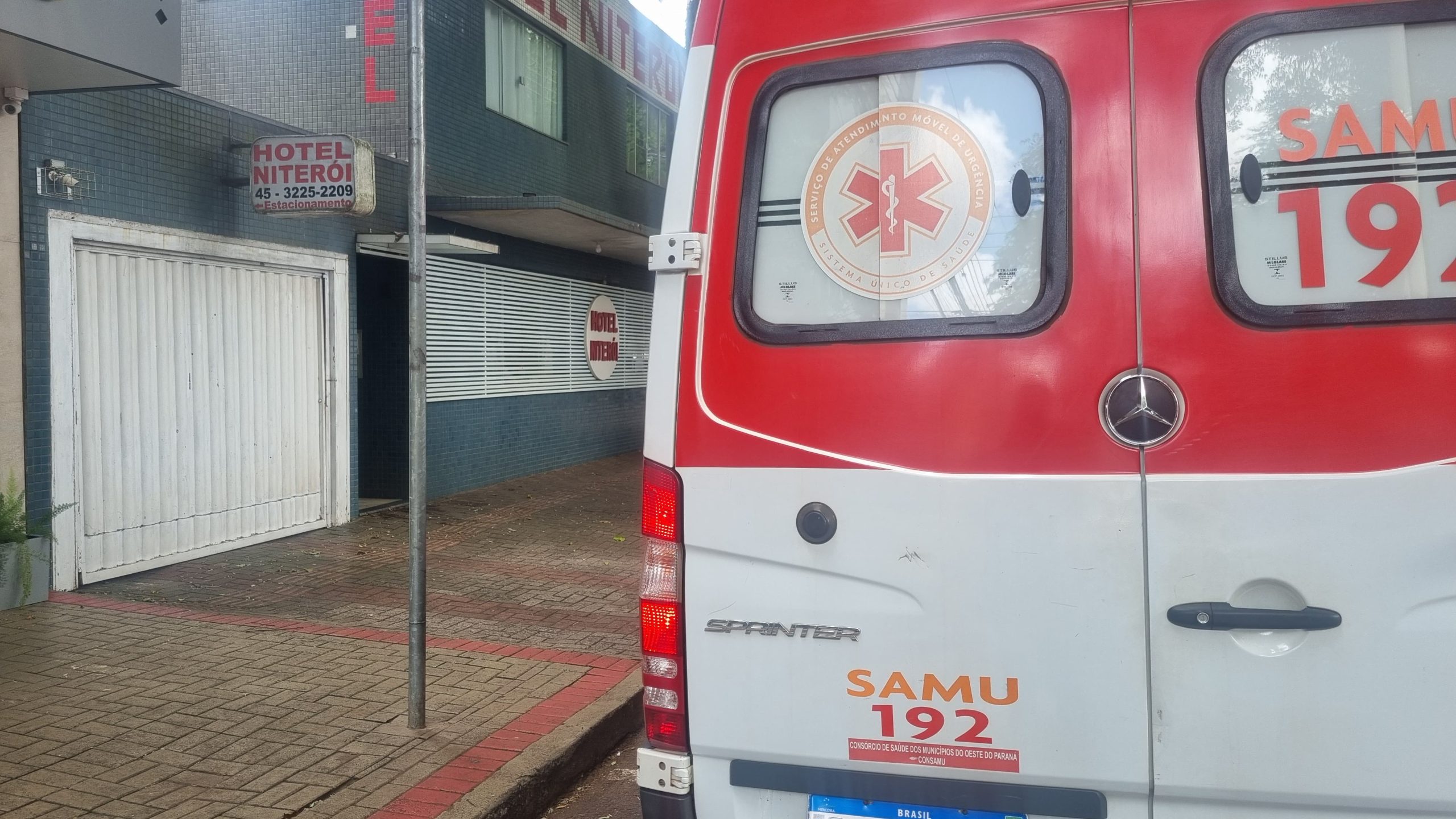 Mulher tem crise convulsiva em hotel no Centro de Cascavel