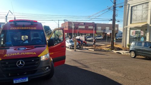 Imagem referente a Batida envolve em Vectra e Fiorino na Avenida Carlos Gomes