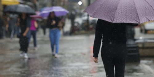 Imagem referente a Pancadas de chuva atingem litoral sul e região metropolitana de SP