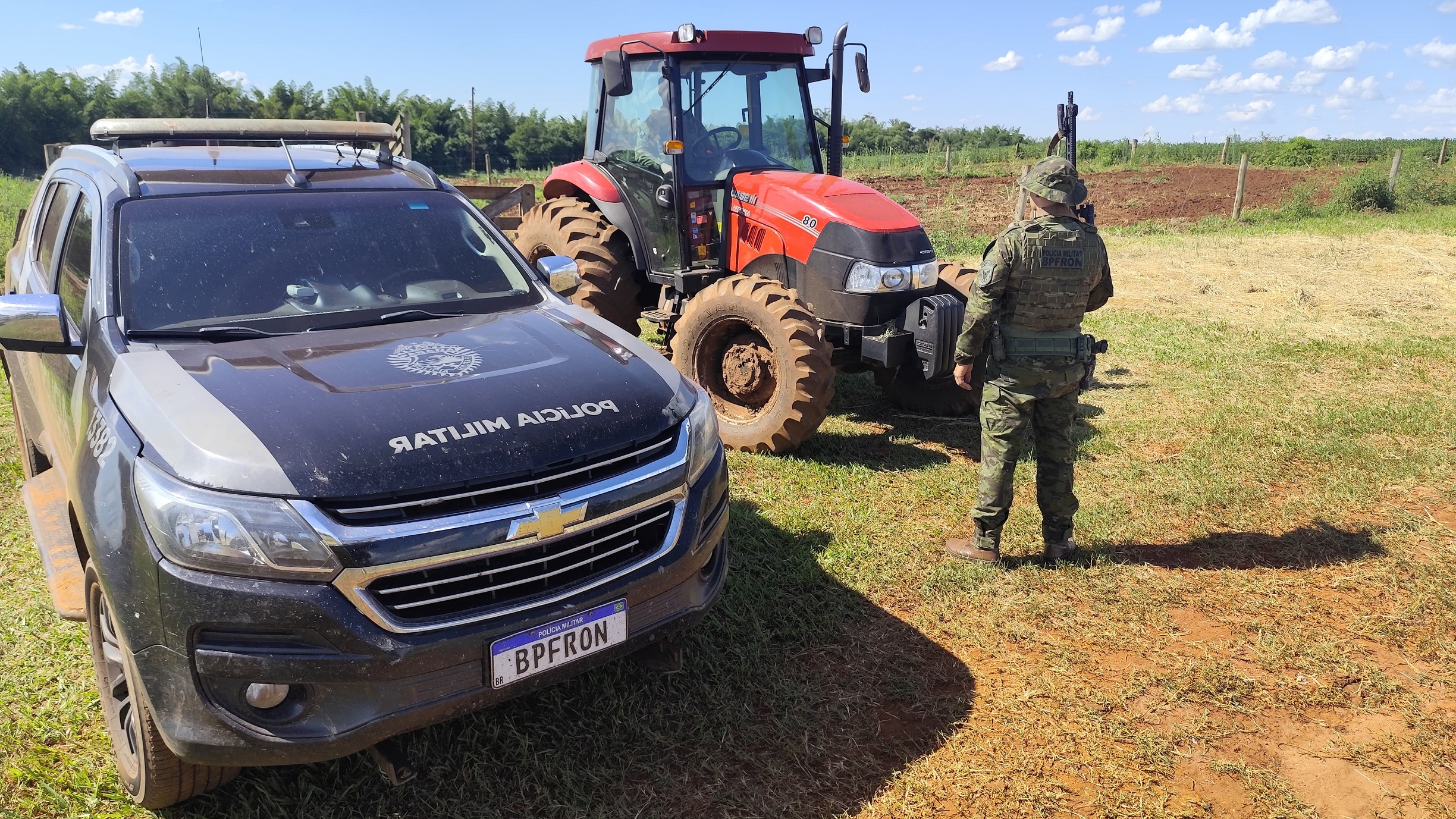 Trator furtado em Iporã é recuperado pelo BPFron em Altônia