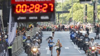 São Silvestre: atletas elogiam público e apontam calor como obstáculo