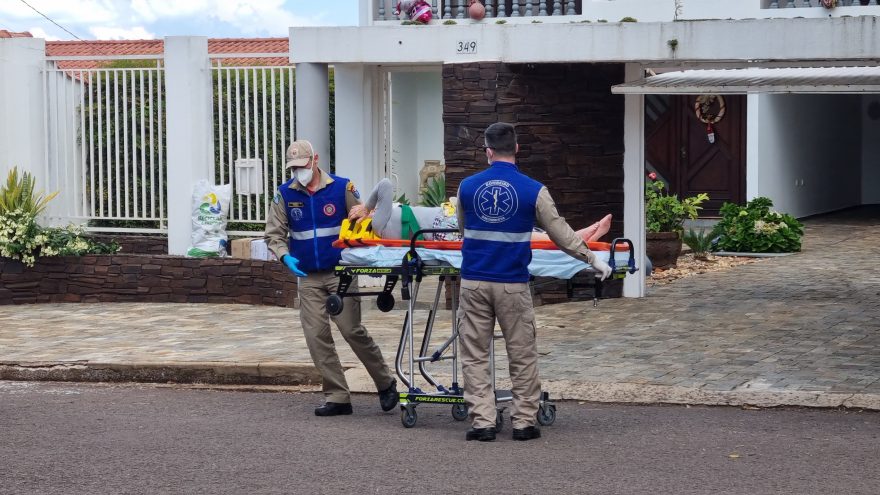 Bombeiros atendem idosa ferida na região do Lago