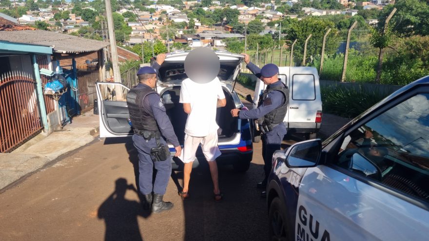 Rapaz é preso após ameaçar ex-mulher e ex-sogra no Periolo