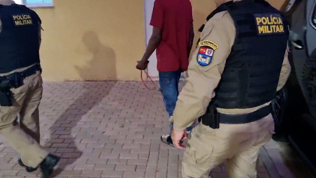 Homem é preso após agredir mulher no Bairro Alto Alegre