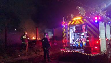 Imagem referente a Queima de fogos causa incêndio em terreno no centro