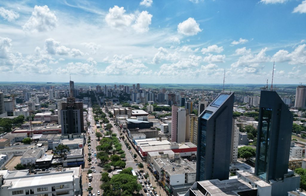 Terça-feira de sol entre nuvens e chuvas isoladas em Cascavel; máxima deve ser 25°C