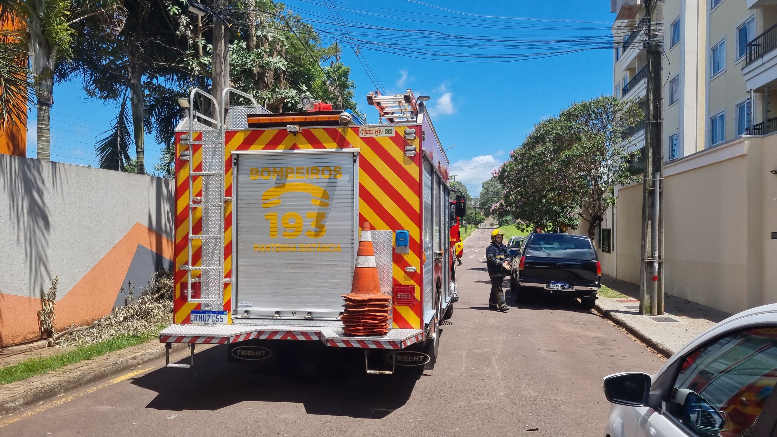 Panela esquecida no fogão resulta em princípio de incêndio no Country